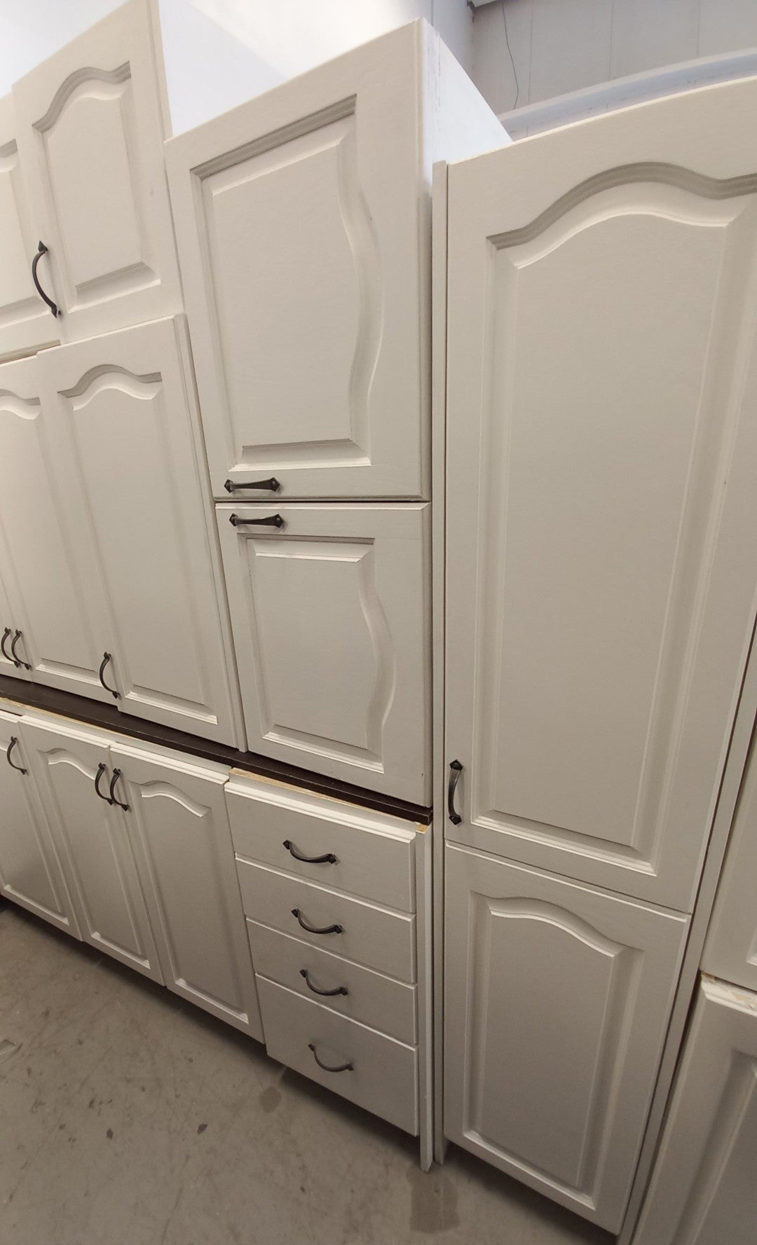 12 White Cabinet Kitchen Set