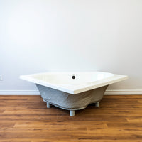 Mirolin White Soho 3 Corner Bathtub