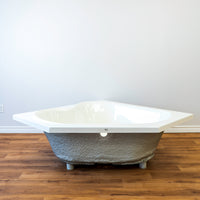 Mirolin White Soho 3 Corner Bathtub