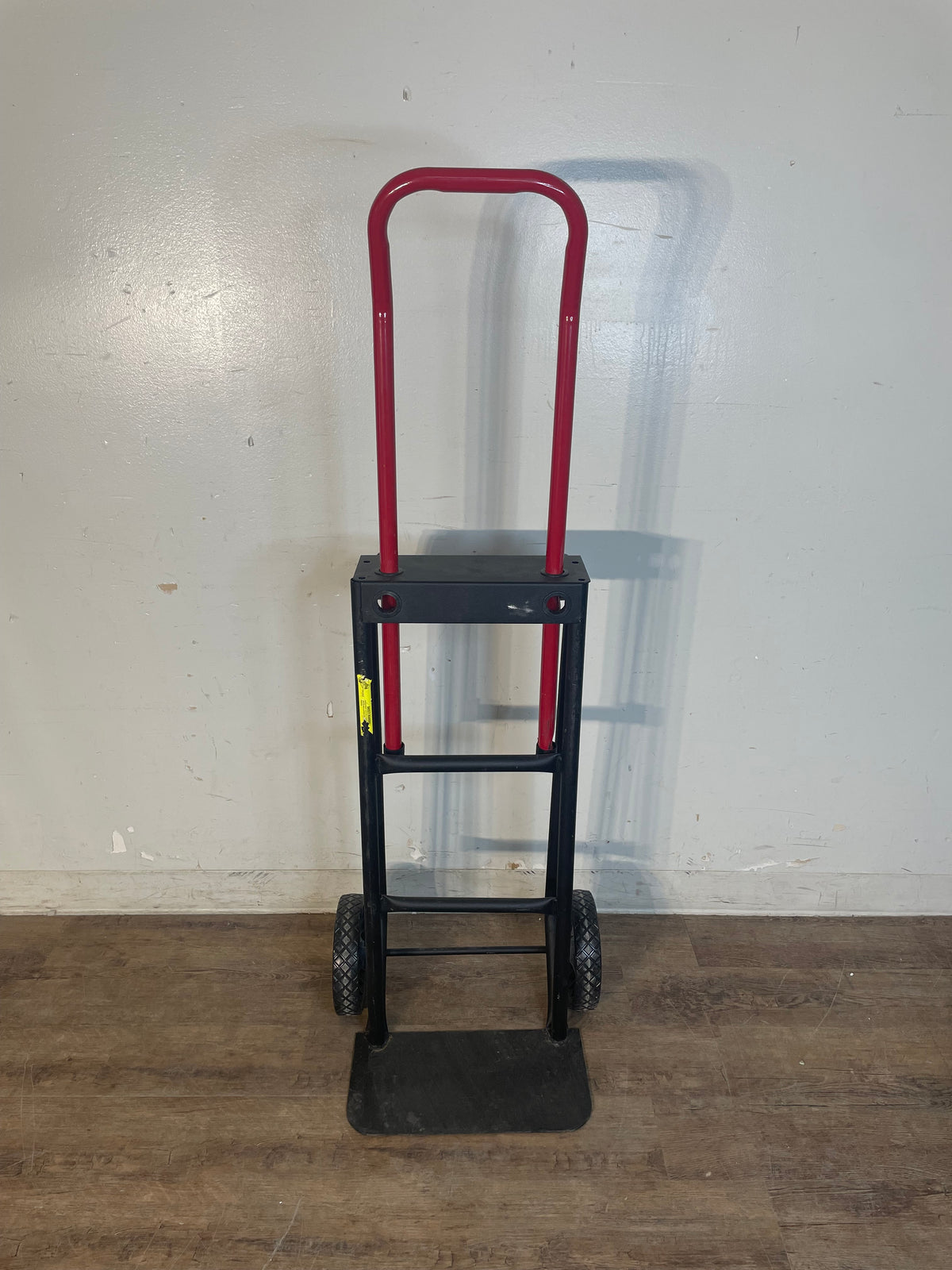Milwaukee 300/500 lb Jr Convertible Hand Truck
