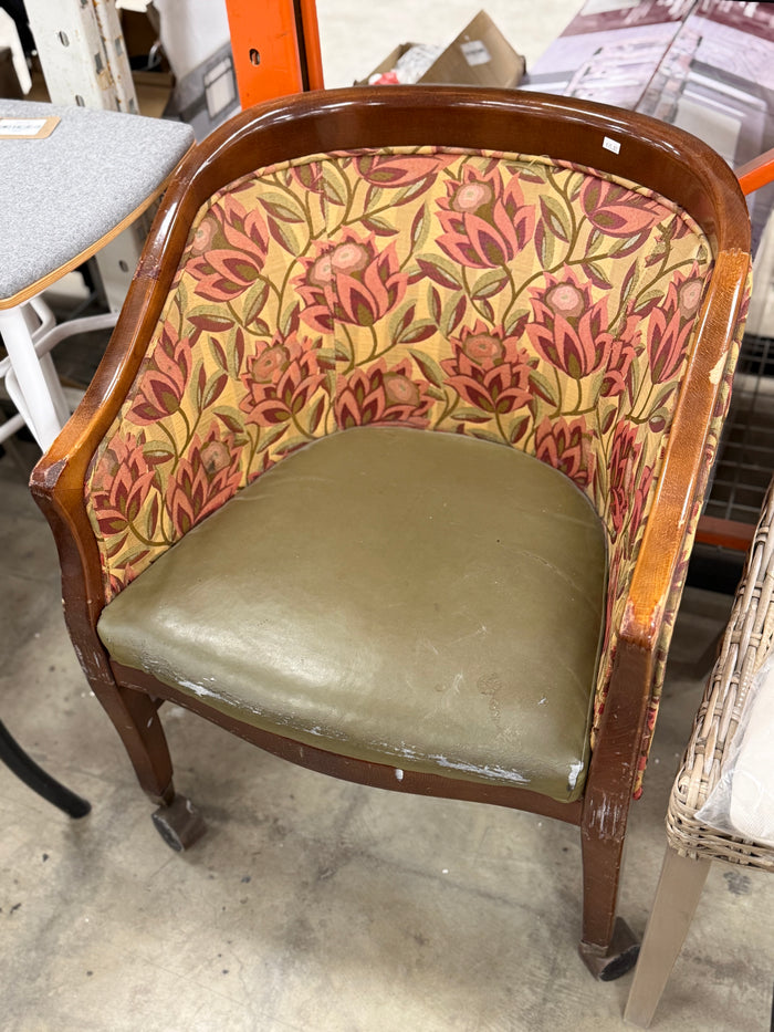 Vintage Styled Tub Accent Chair