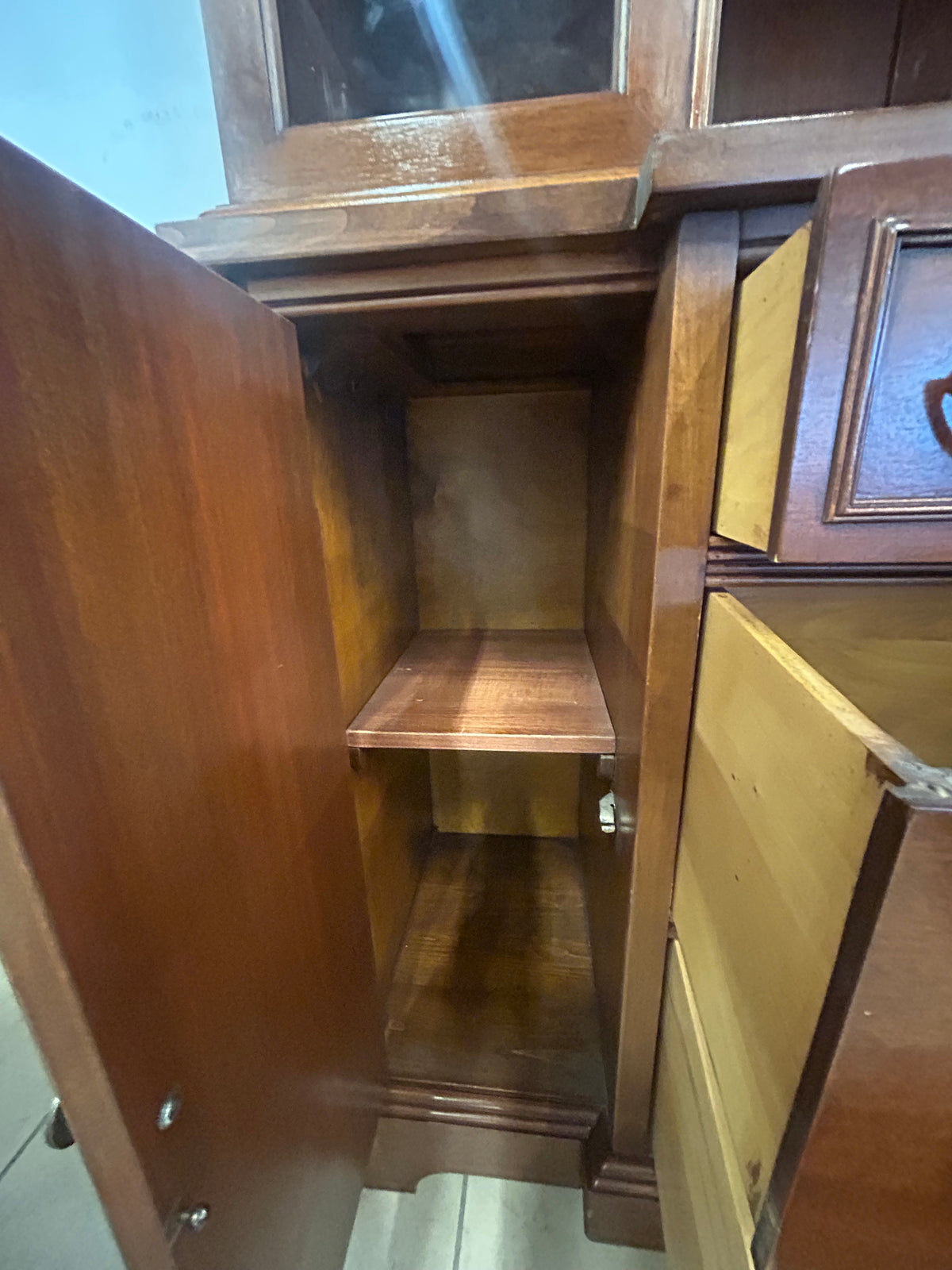 Traditional China Hutch