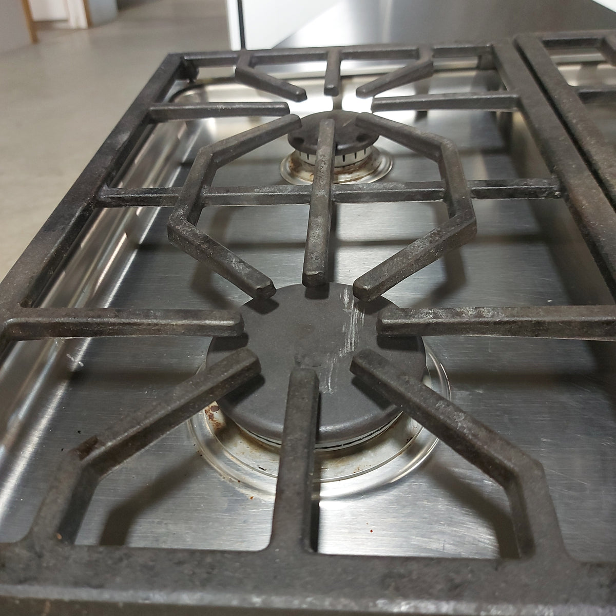 Wolf Professional 36" Gas Cooktop w/ 5-Burners