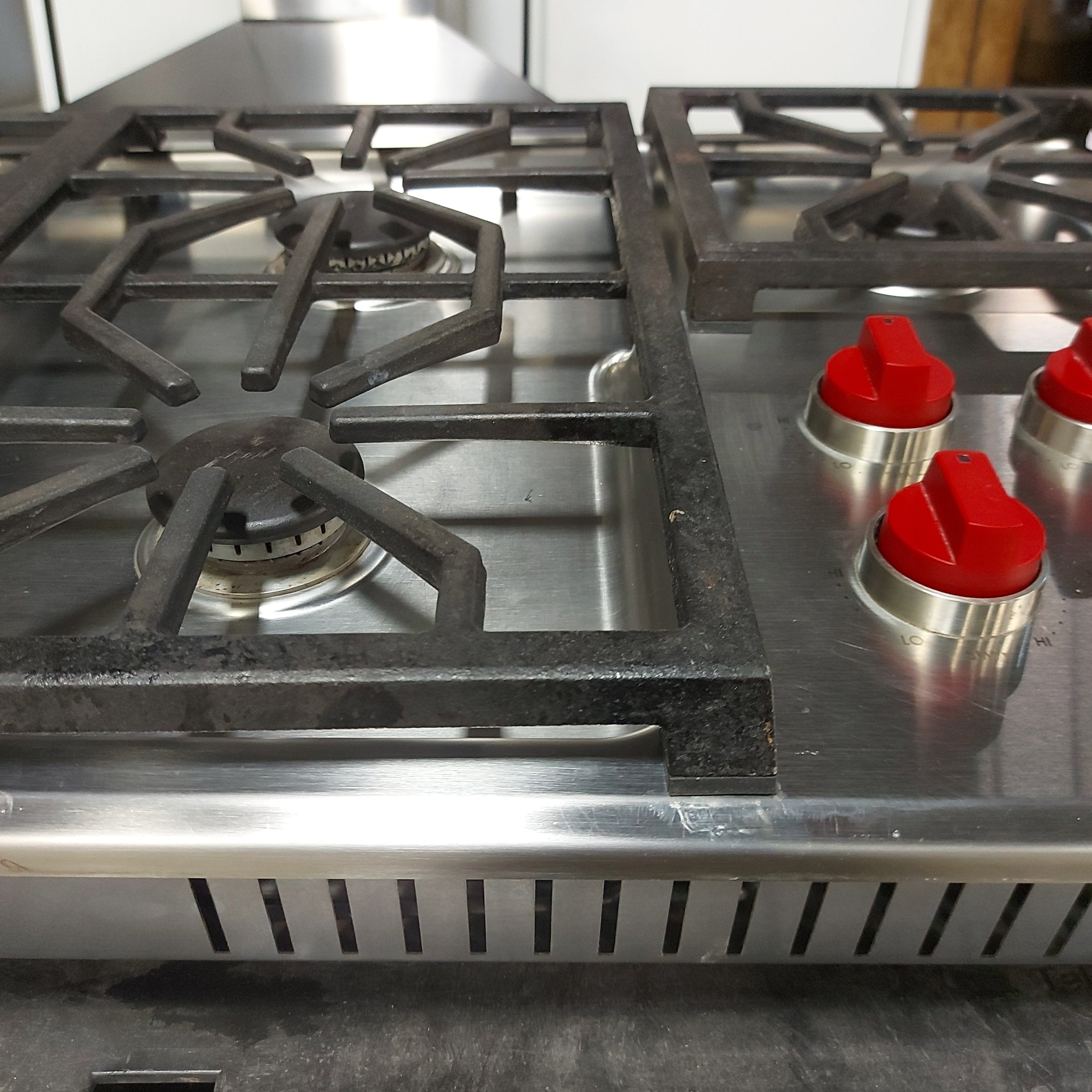 Wolf Professional 36" Gas Cooktop w/ 5Burners Habitat ReStore GTA