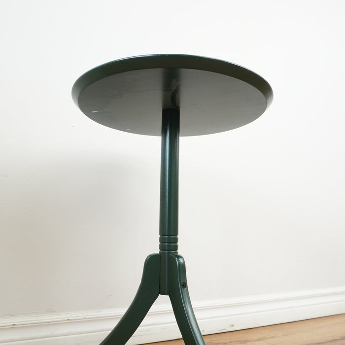 17-inch W Round Wooden Coffee Table in Dark Green