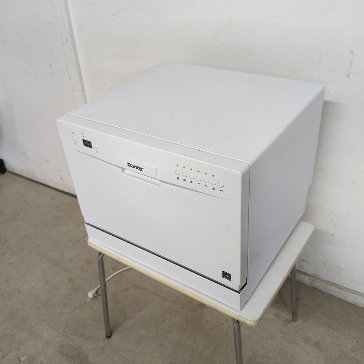 22"W Danby Countertop Mini-Dishwasher