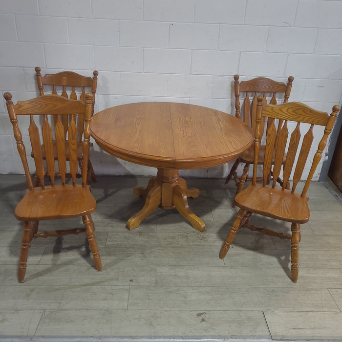 Pedestal Oak Table w/ 4 chairs