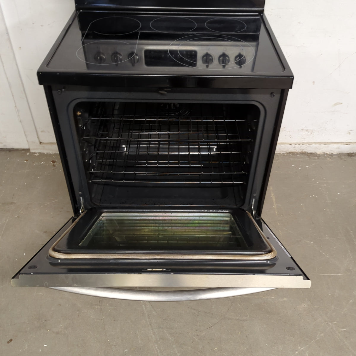 30"W Frigidaire Electric Stove