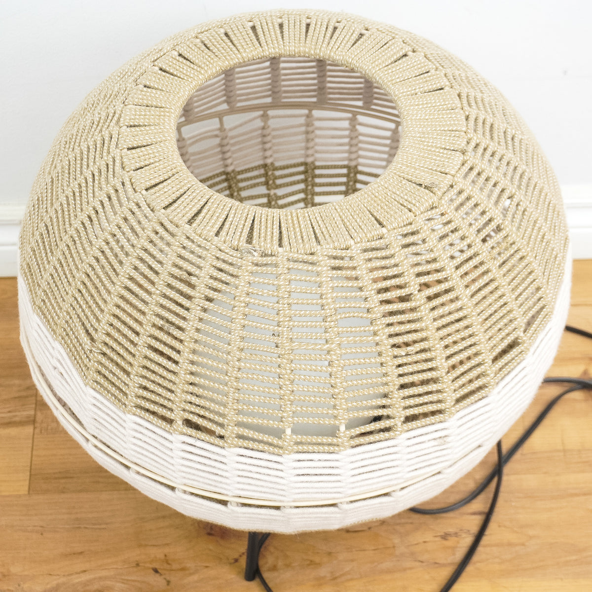 18-Inch Round Weaved Basket Floor Lamp in Beige and White