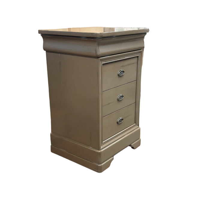 18.5- Inch Bedside Table