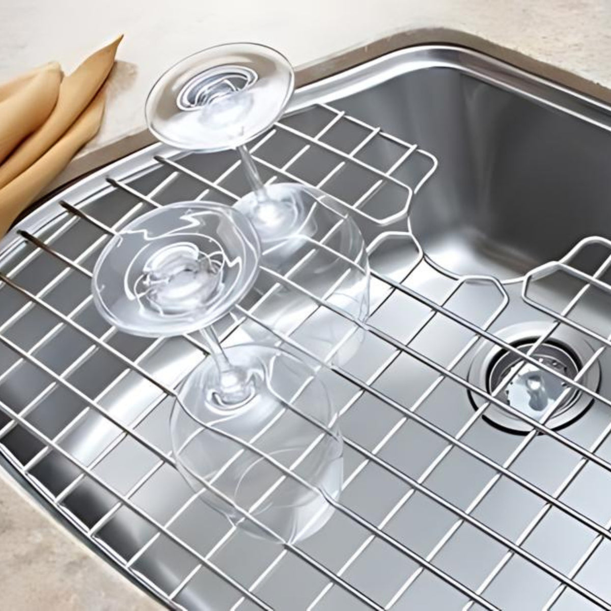 19 3/8-inch Central Basin Bottom Sink Grid