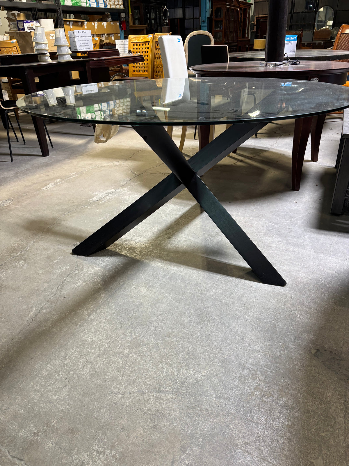 55”Dia Round Glass Table