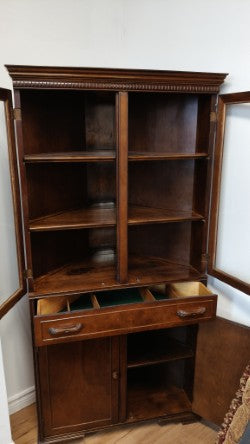 Wooden Corner Display Hutch