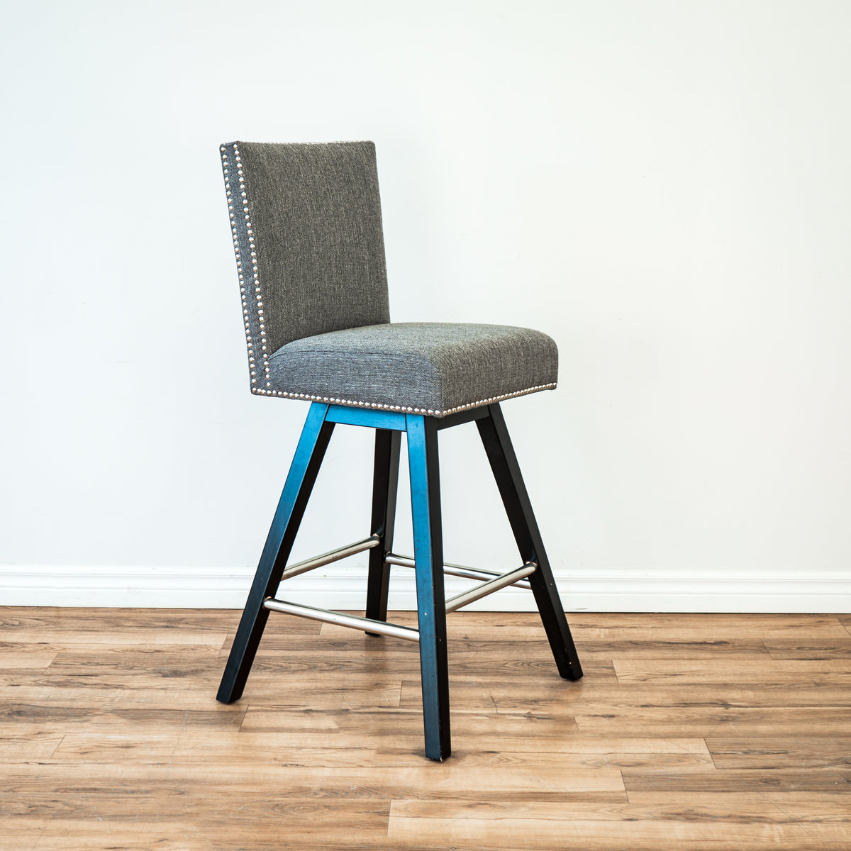 Upholstered Linen Swivel Counter Height Barstool in Grey