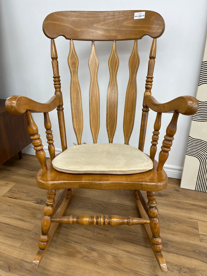 Traditional Style Rocking Chair