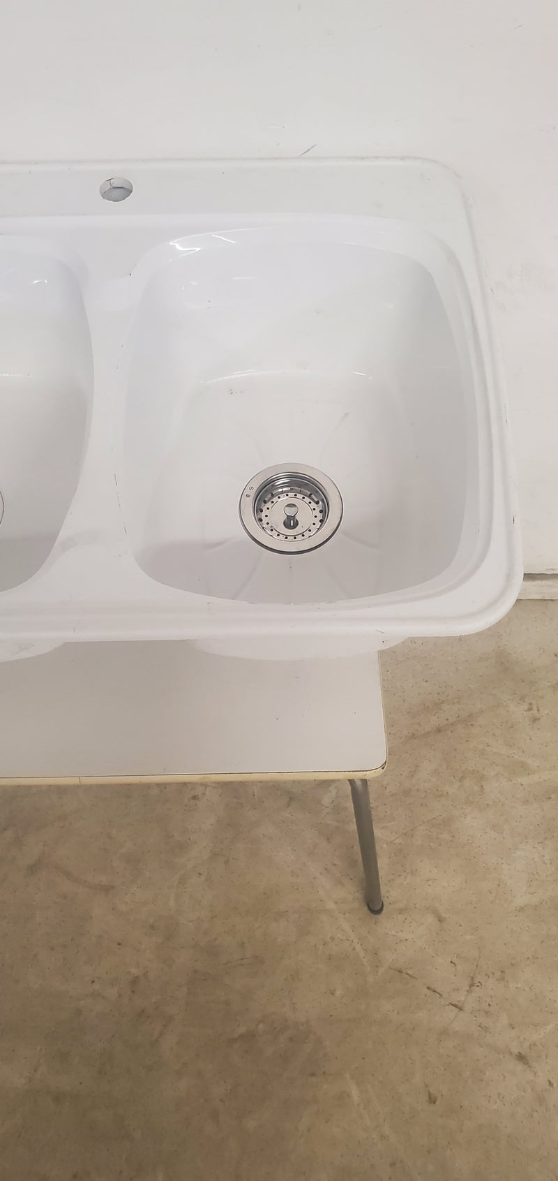 31''W White Double Sink