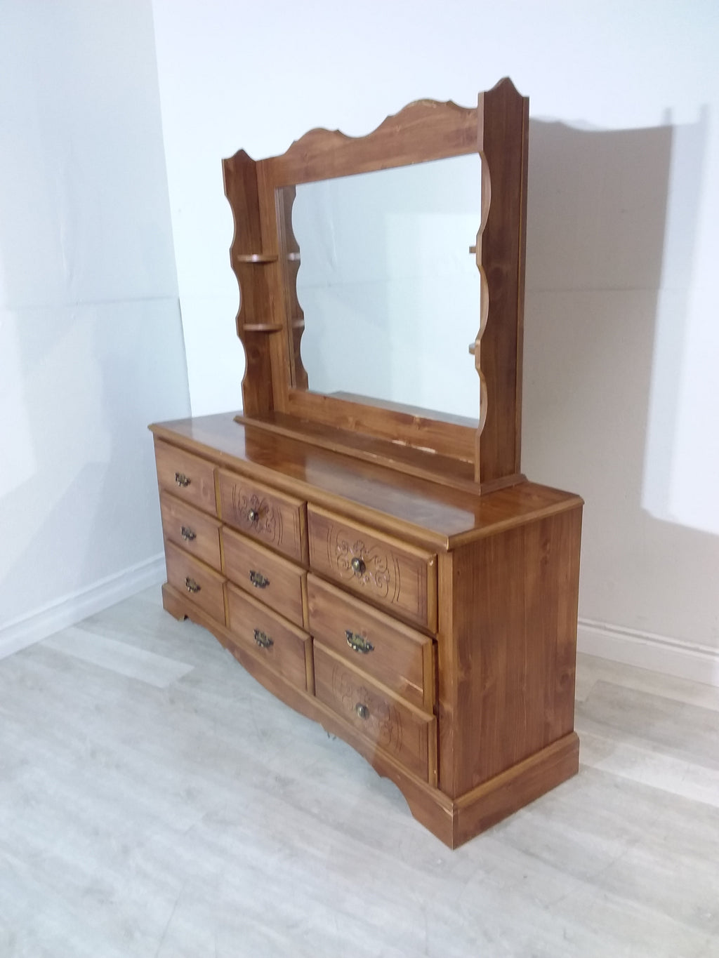 9 Drawer Dresser With Mirror