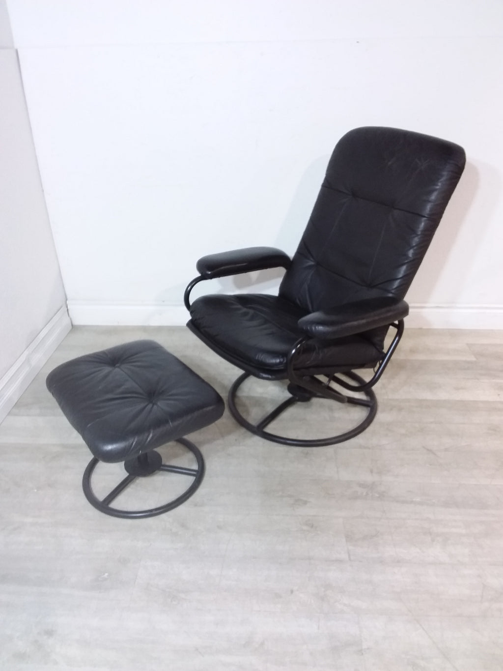 Black Swivel Recliner With Ottoman