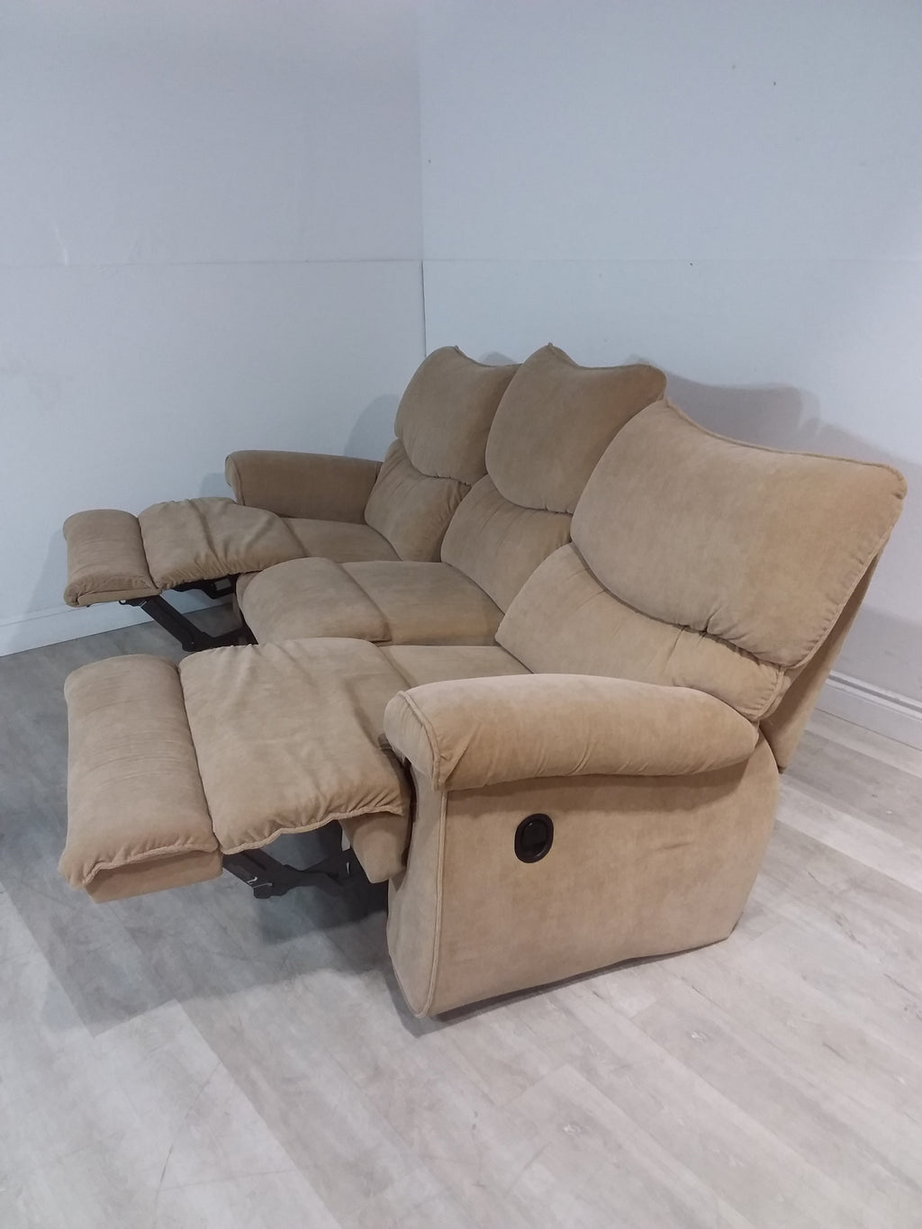 86"Wide La-Z-Boy Full Reclining Sofa