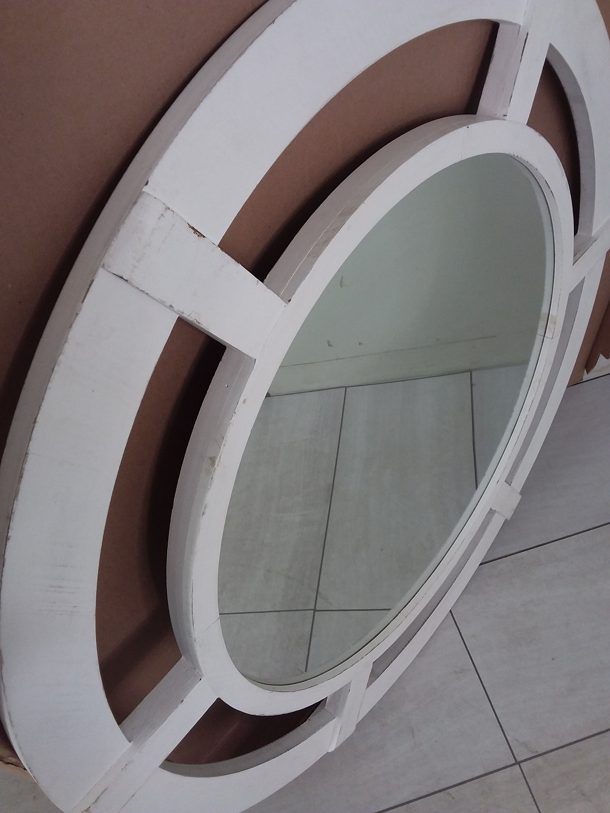 White Wood Round Mirror
