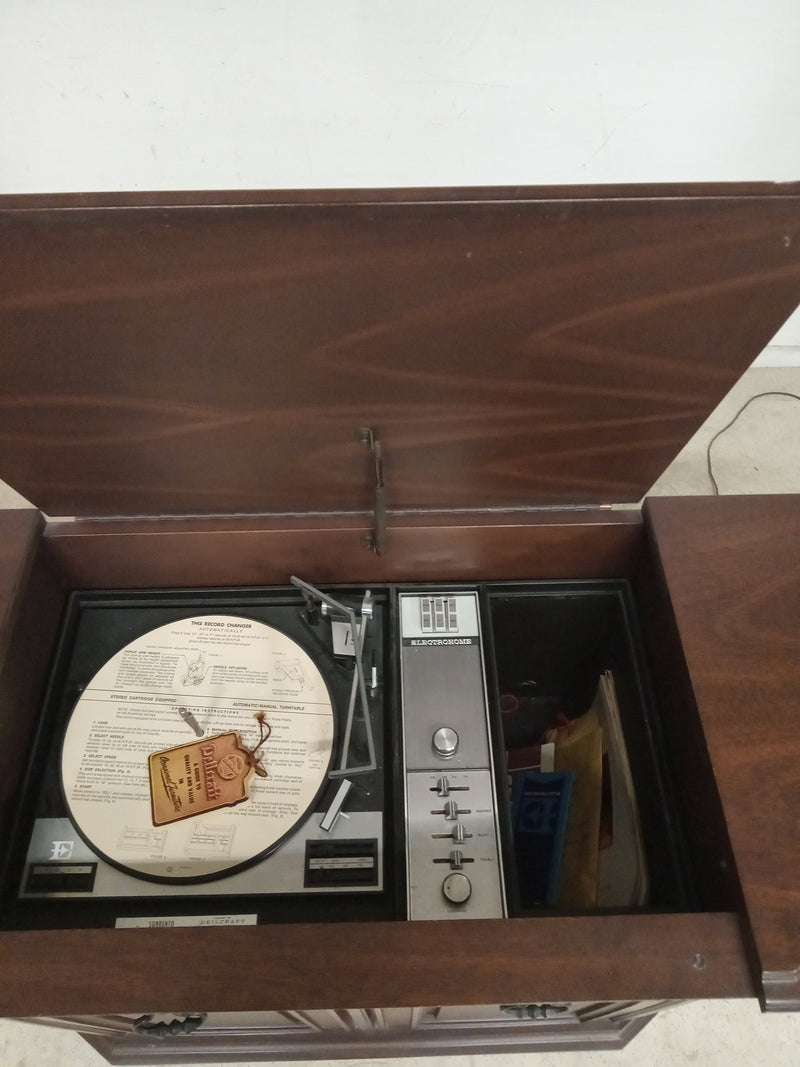 Electrohome Sorrento Stereo Cabinet