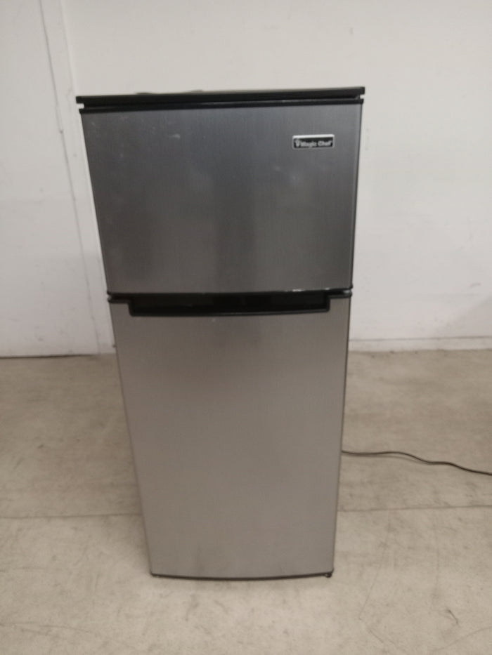 19"W Magic Chef Two Door Refrigerator