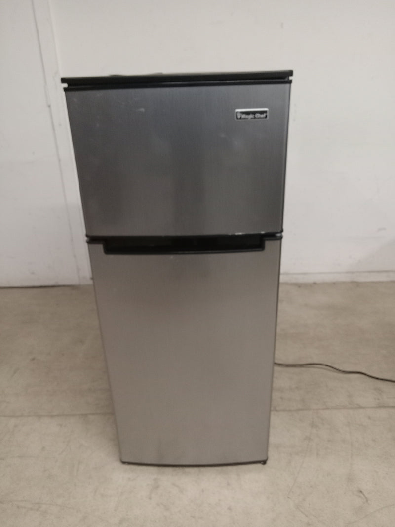 19"W Magic Chef Two Door Refrigerator