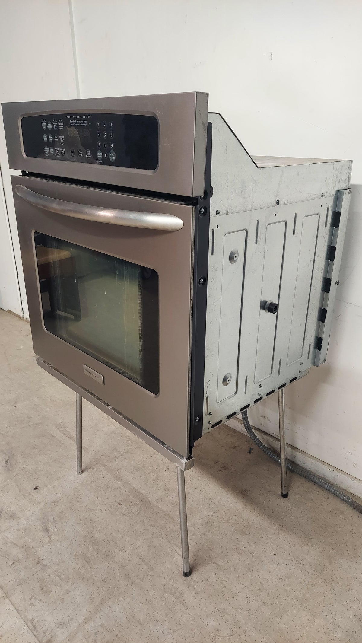 28.5" Frigidaire Wall Oven Professional Series