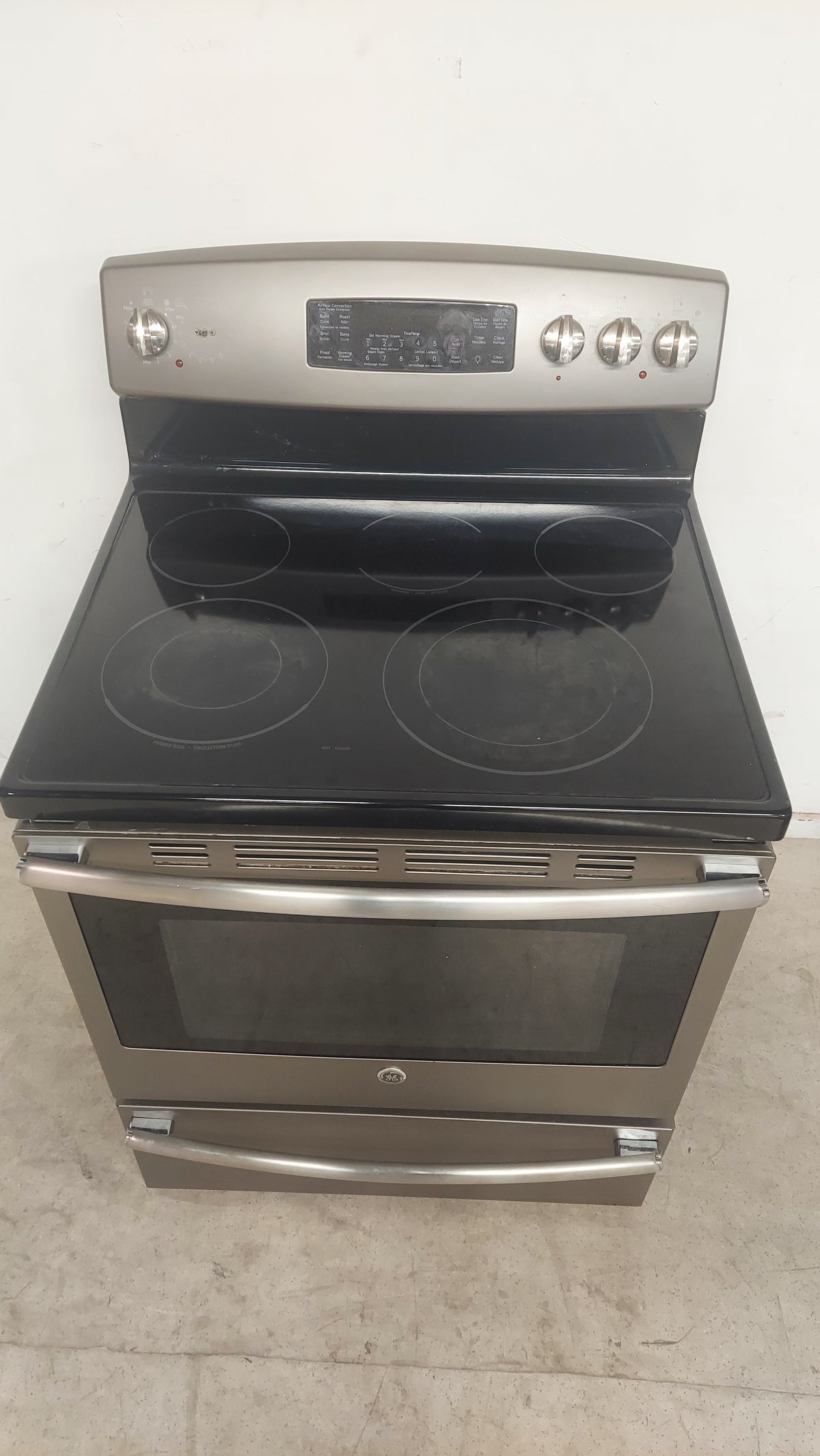 30"W GE Electric Stove