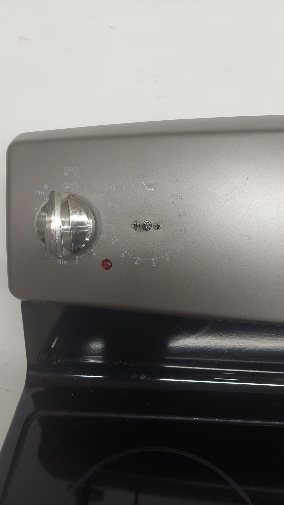 30"W GE Electric Stove