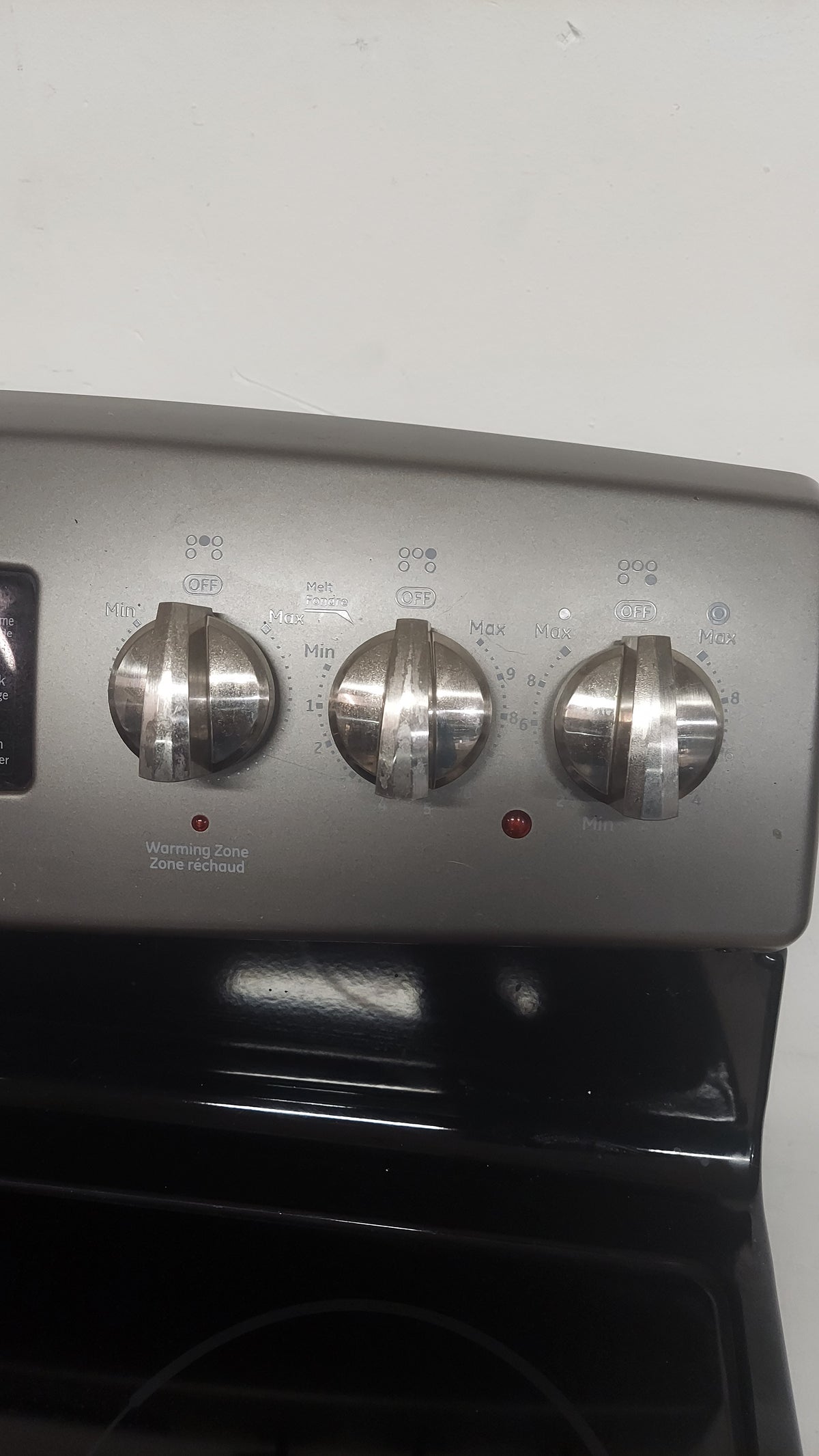 30"W GE Electric Stove