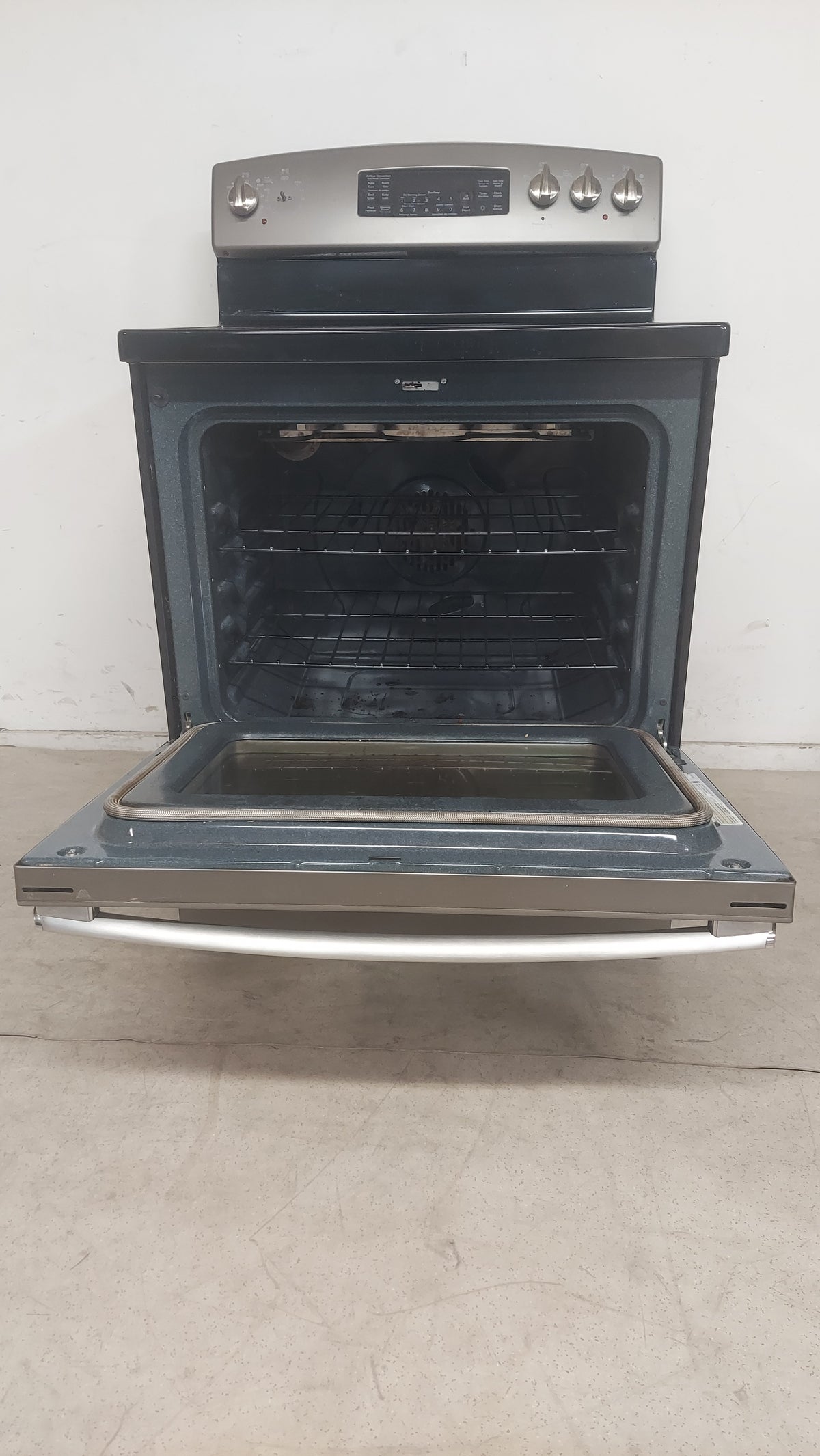30"W GE Electric Stove