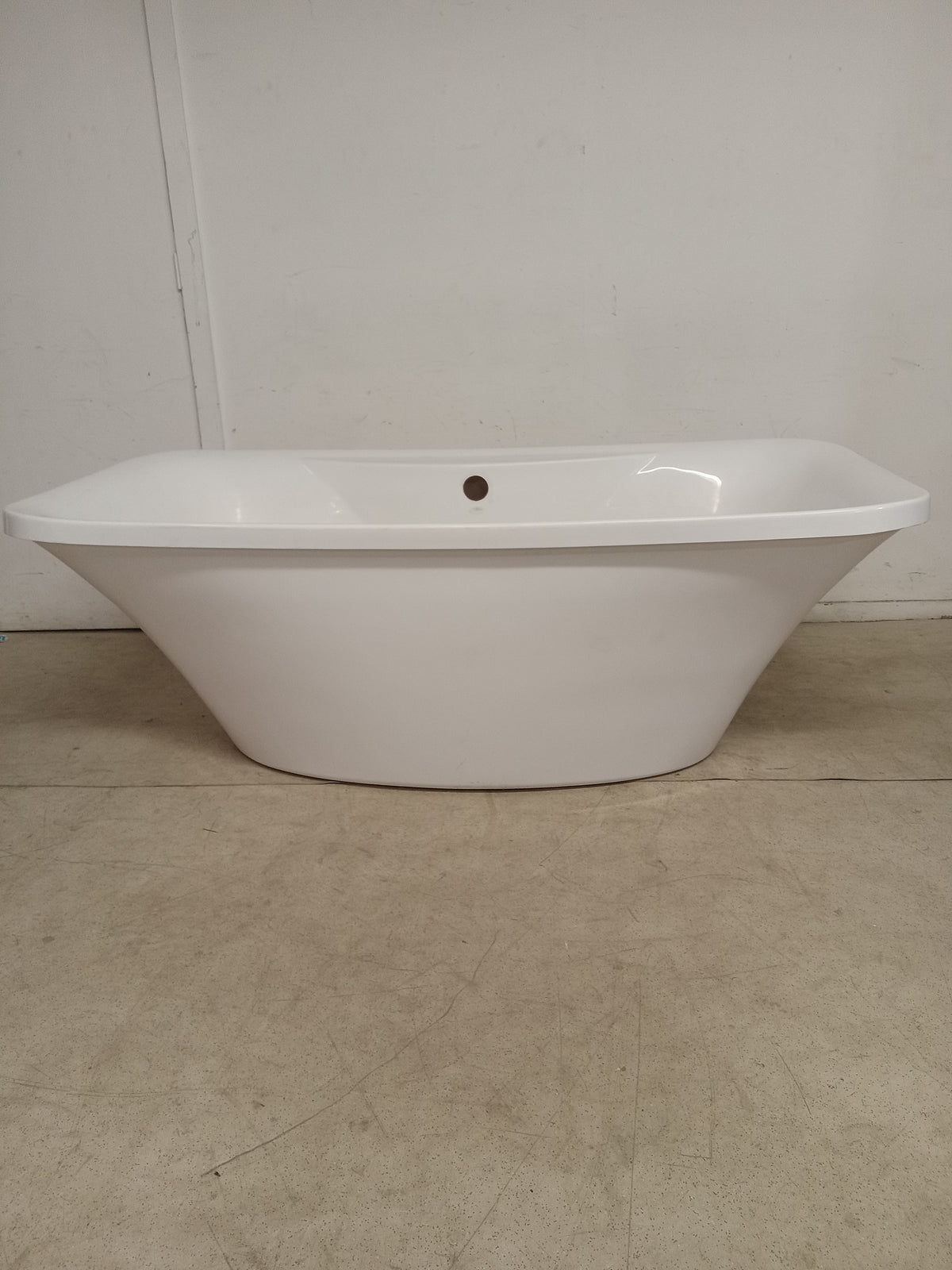 70"W White Bathtub