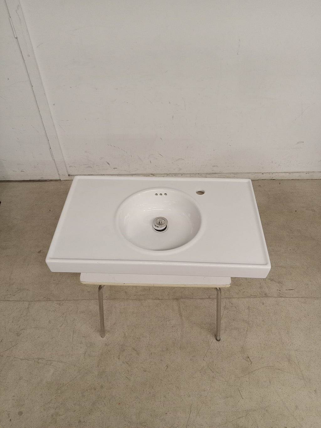 32"W Ikea White Ceramic Sink