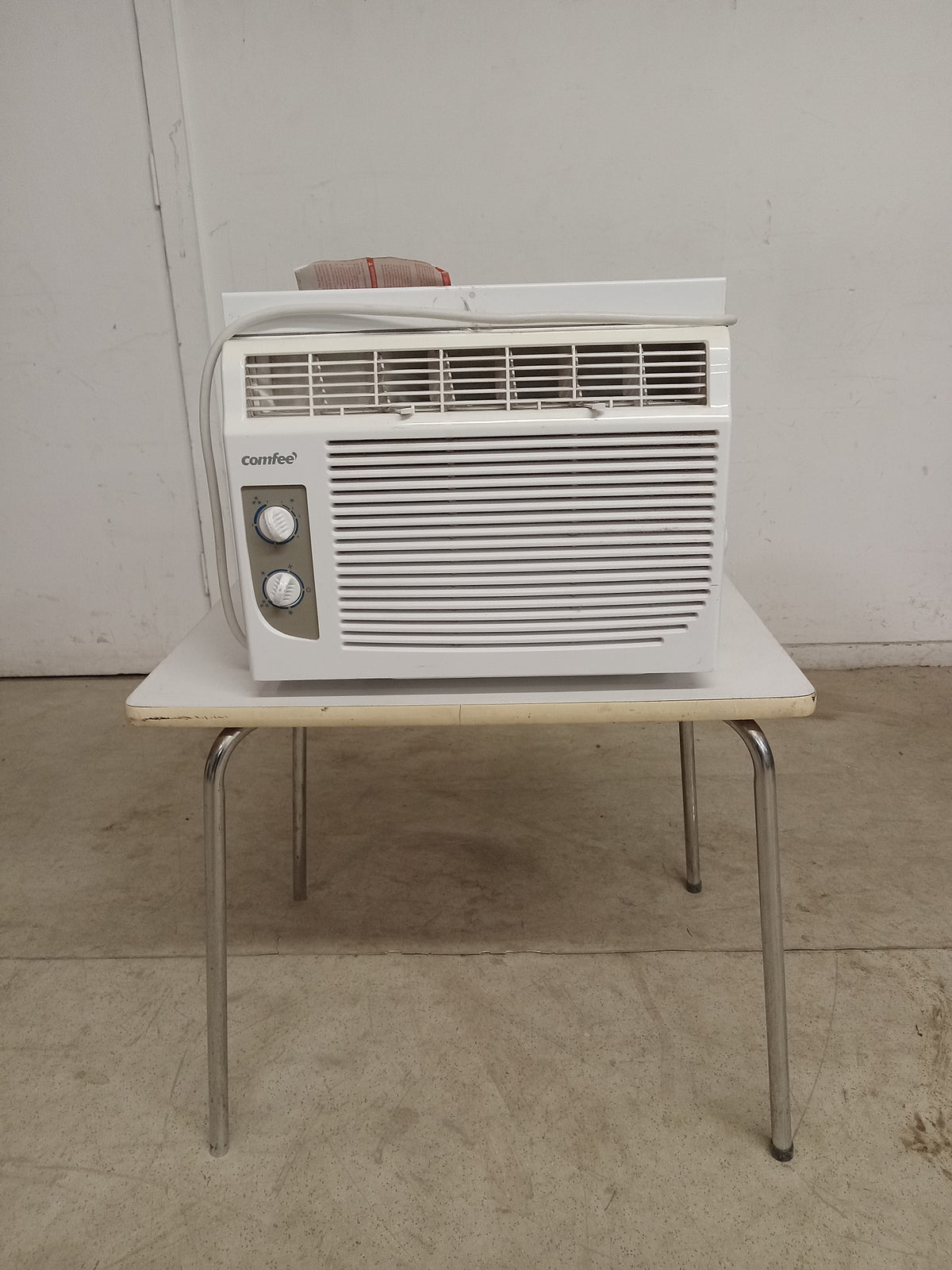 23"W Comfee Room Air Conditioner