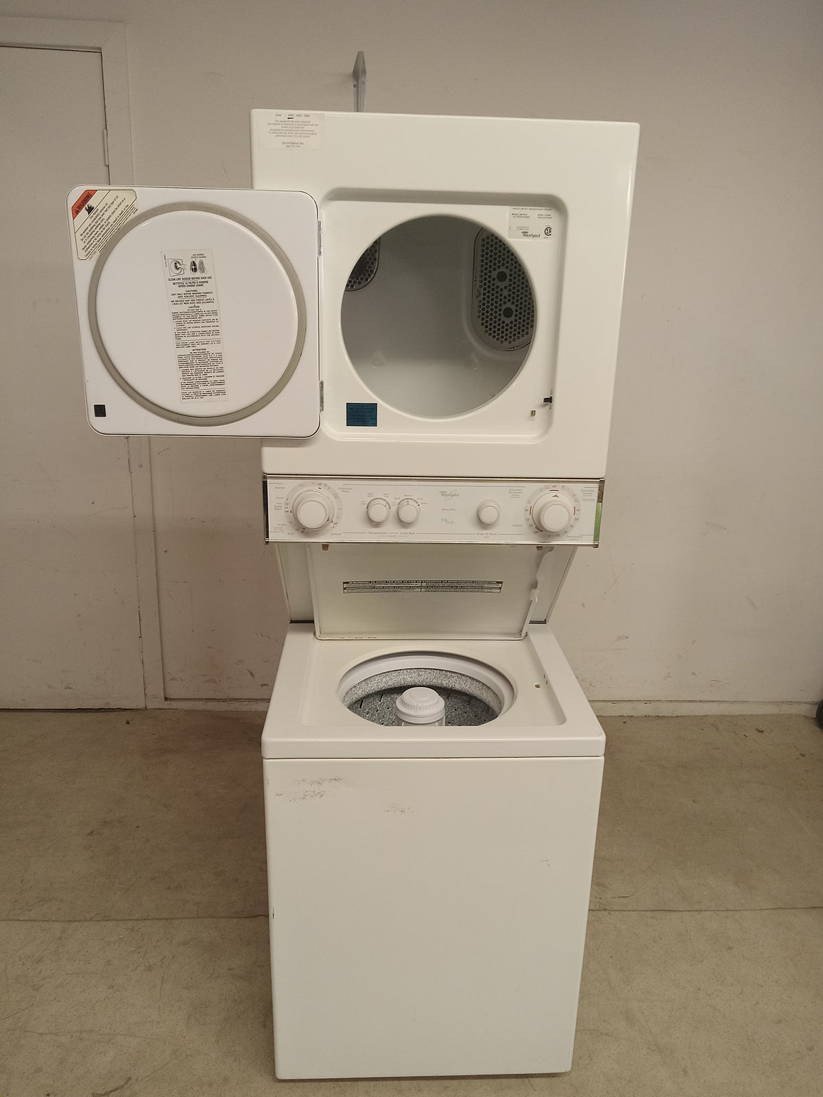 24"W White Whirlpool Washer/Dryer Combo