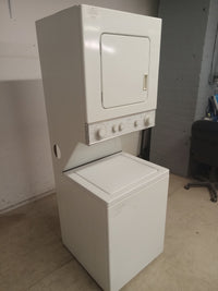 24"W White Whirlpool Washer/Dryer Combo