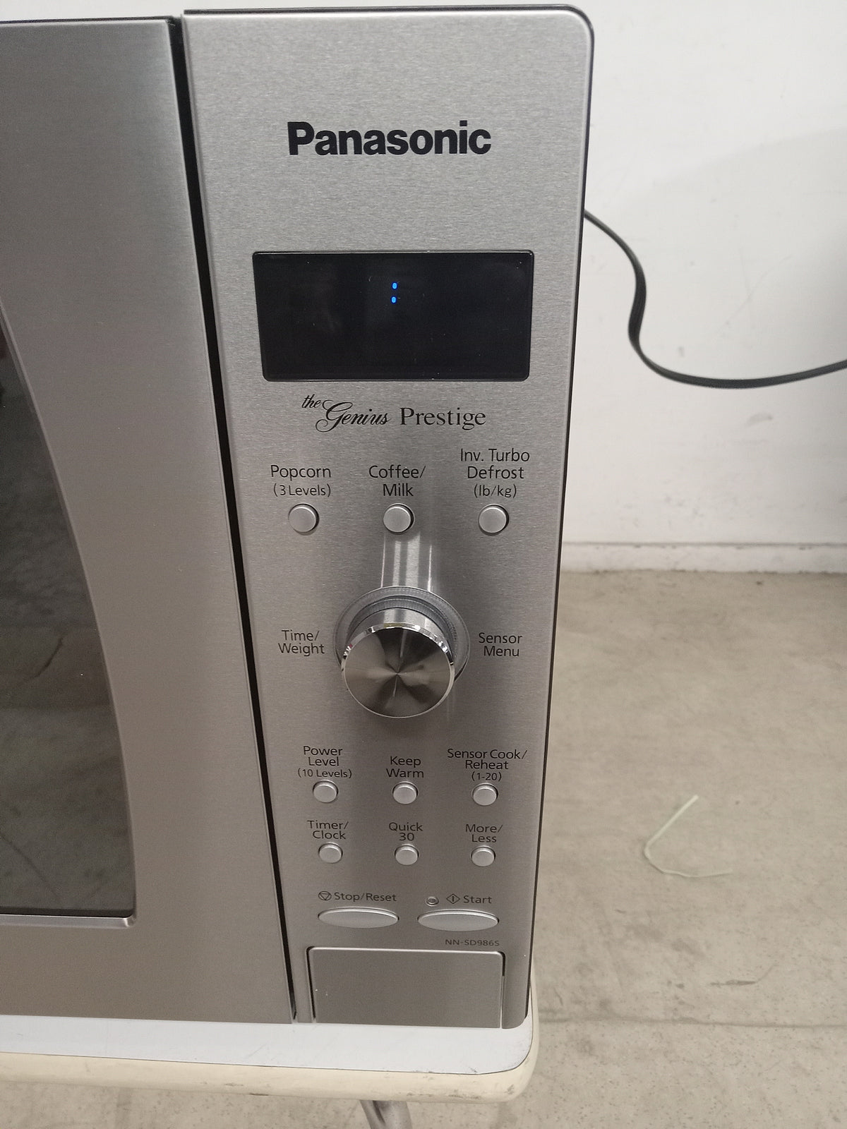 23" Panasonic Microwave Oven