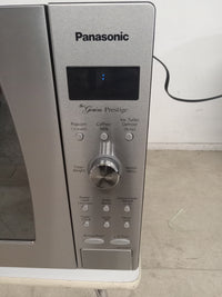 23" Panasonic Microwave Oven