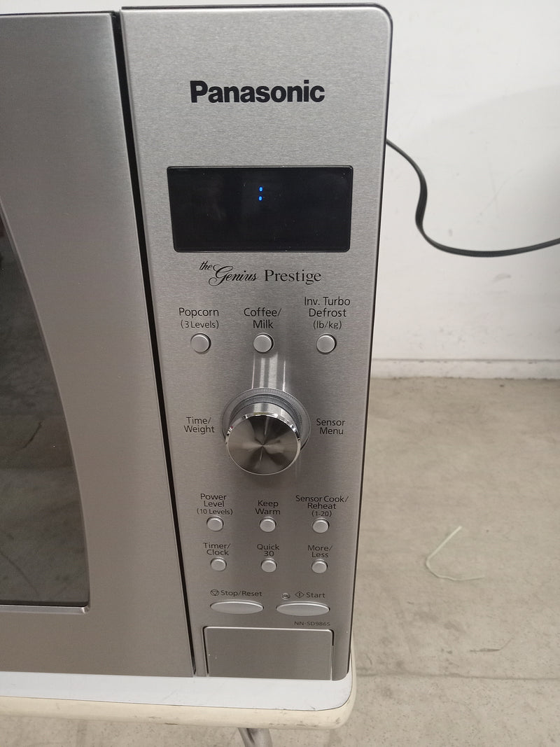 23" Panasonic Microwave Oven