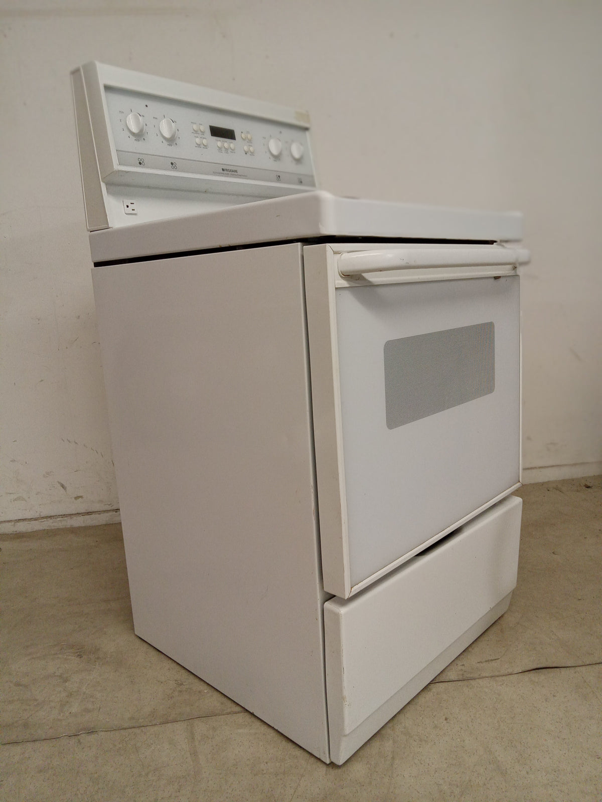 24" Frigidaire Electric Stove