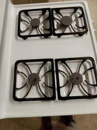 30"W Frigidaire Gas Stove