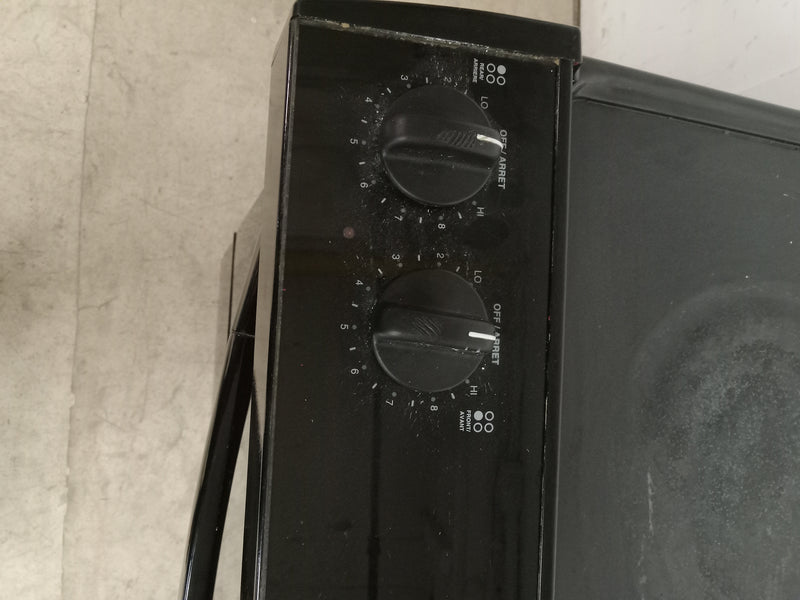 30"W Black Whirlpool Gold Electric Stove