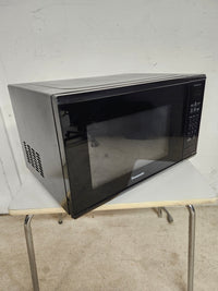 20.5"W Panasonic Microwave Oven