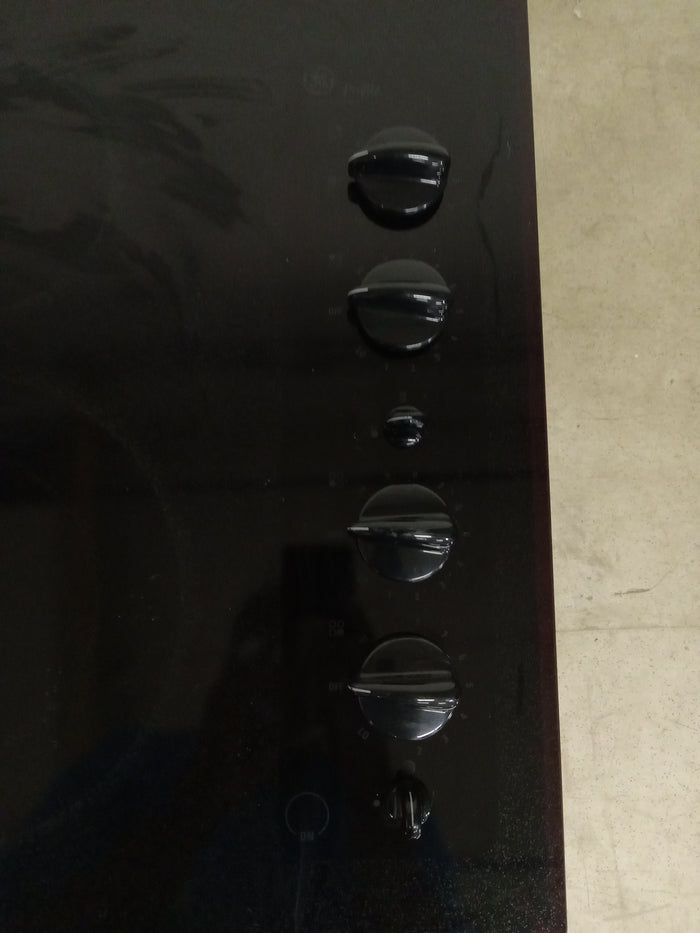 29.75"W General Electric Cooktop