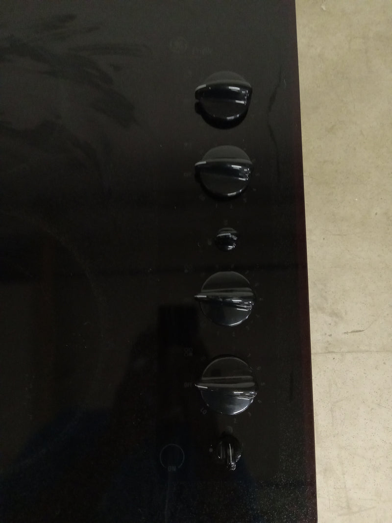 29.75"W General Electric Cooktop