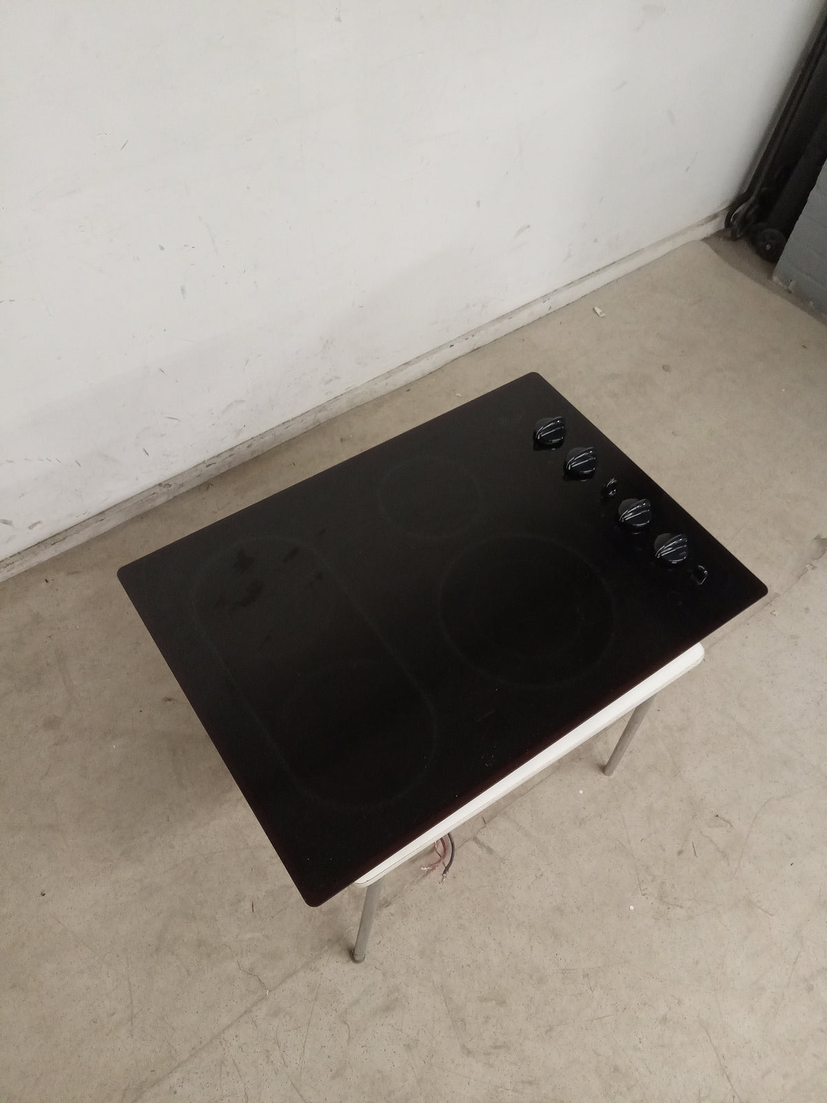 29.75"W General Electric Cooktop