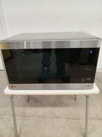 18.75"W LG Microwave Oven