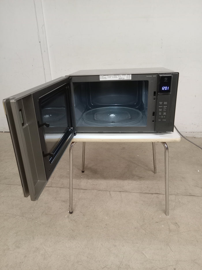 18.75"W LG Microwave Oven