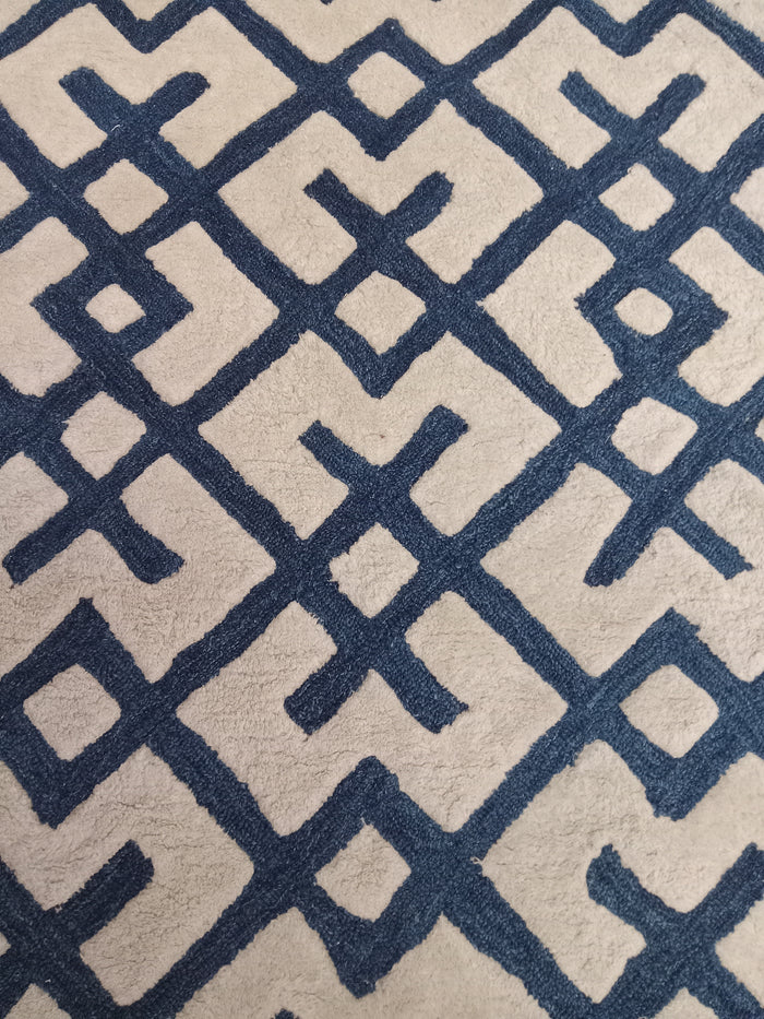 59.25" x 89.5" Blue & White Carpet